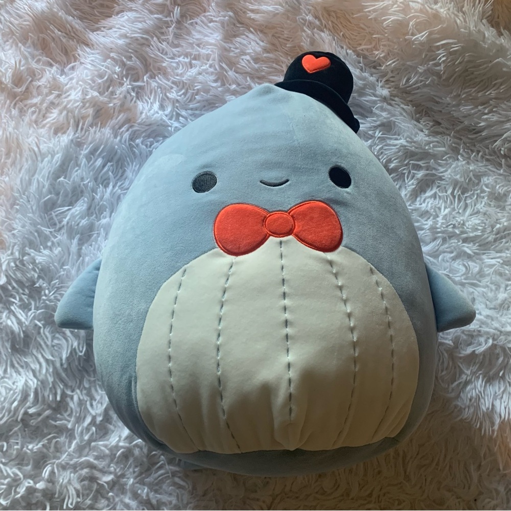 NWT Samir Cute Squishmallow Plush Whale with Bow Tie and Hat
